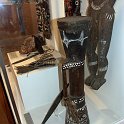 bu-00276-1 papua-neuguinea mittlerer sepik,holz-trommel,ausstellung,ar